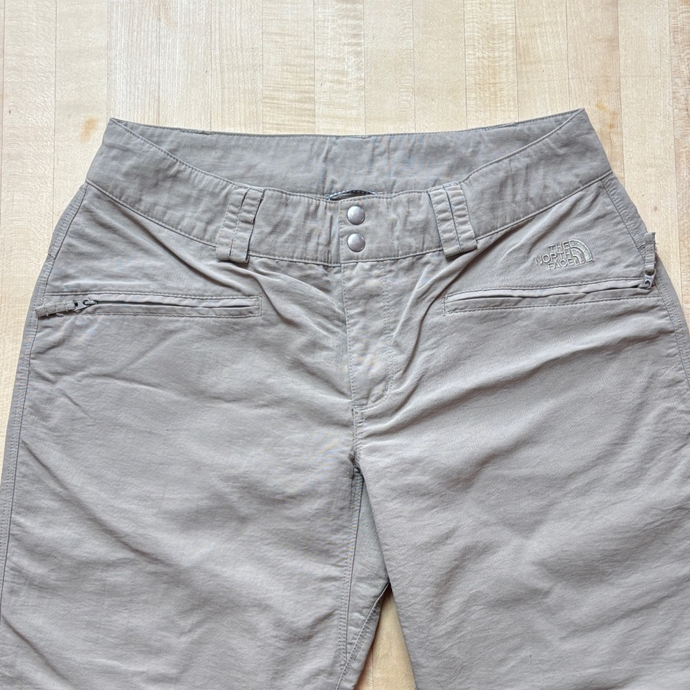 The North Face Women's Khaki‎ Pants Size US 4 30/29